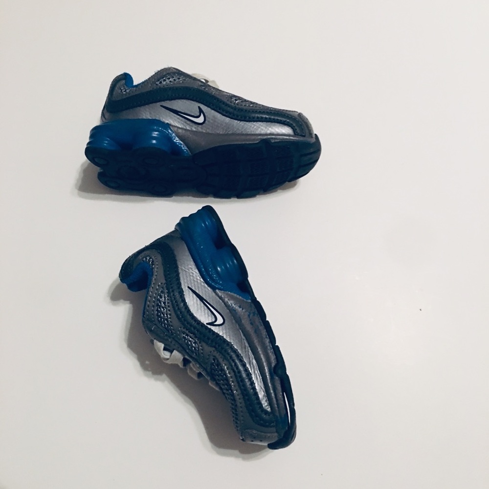 Nike shoes - Picture 3 of 7